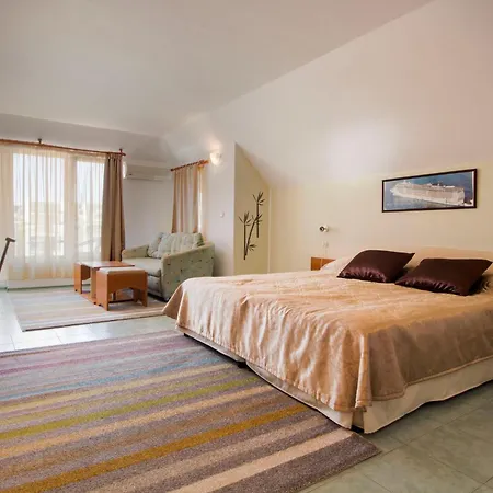 Хотел Семеен Хотел Венера 3*