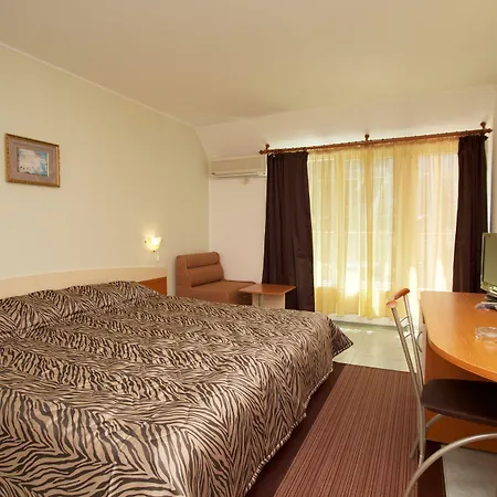 Hotel Tropics & Venera Święty Włas