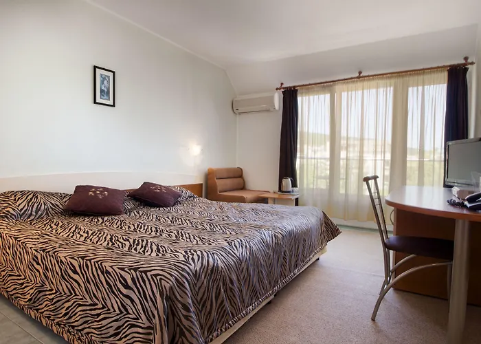 Hotel Tropics & Venera