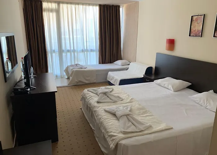 Tropics & Venera Hotell 3*