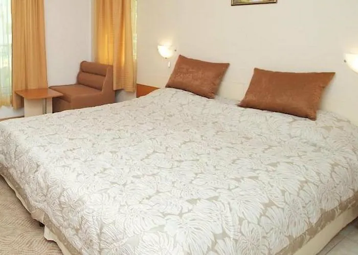 Hotel Tropics & Venera 3*